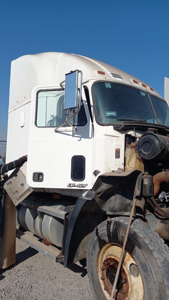  Mack CH-613 1997    EN DESARME
